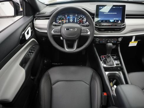 Certified 2024 Jeep Compass Limited w/ Sun and Sound Group image 24