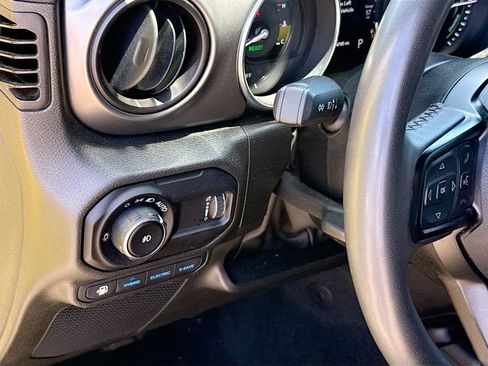 Used 2023 Jeep Wrangler Unlimited w/ Sun & Screen Package AWD/4WD image 11