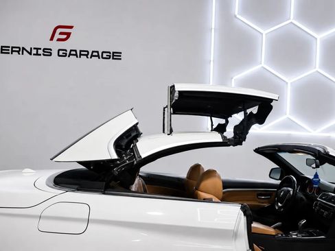 Used 2018 BMW 430i Convertible RWD image 16