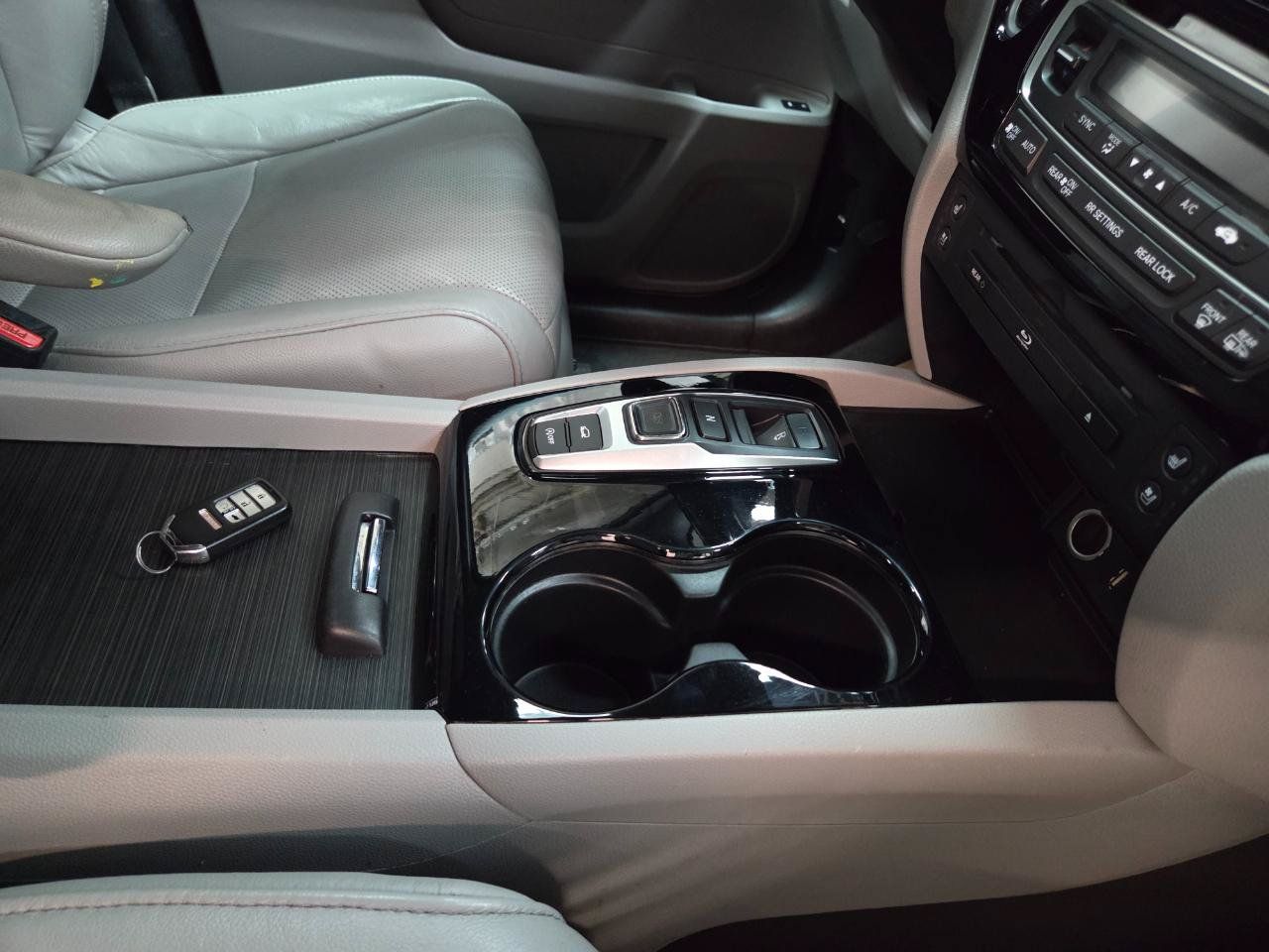 Used 2018 Honda Pilot Elite image 22