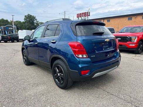 Used 2019 Chevrolet Trax LT w/ Sun & Sound Package FWD image 6