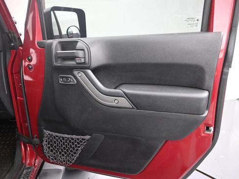 Used 2013 Jeep Wrangler Sport AWD/4WD image 18