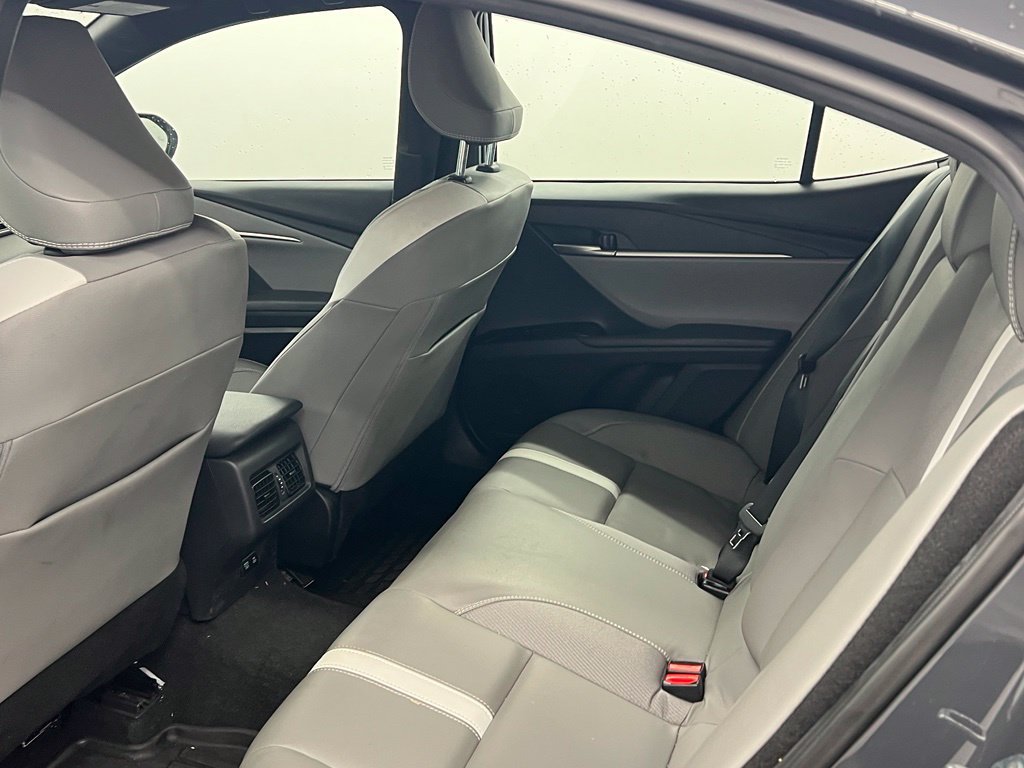 Used 2025 Toyota Camry SE FWD image 10