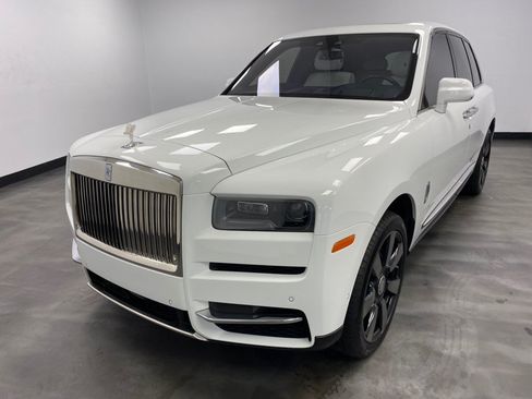 Used 2019 Rolls-Royce Cullinan AWD/4WD image 2