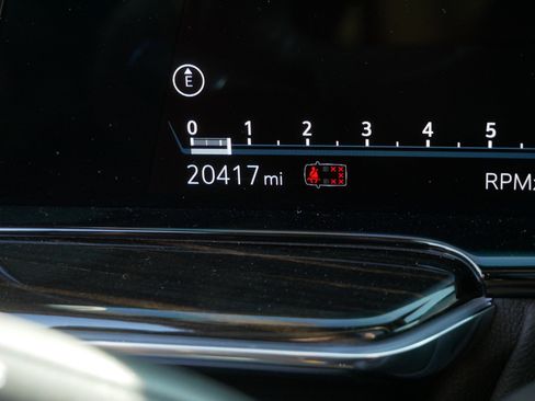 Used 2024 Cadillac Escalade ESV Sport w/ LPO, ONYX Package image 36