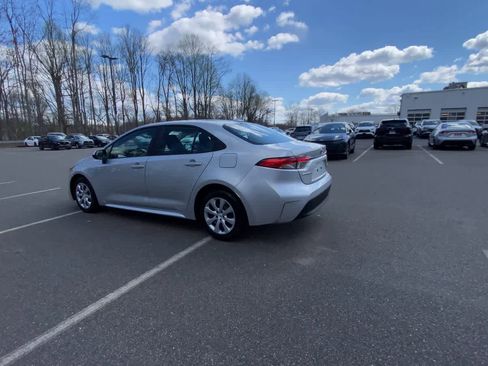 Used 2024 Toyota Corolla LE FWD image 11