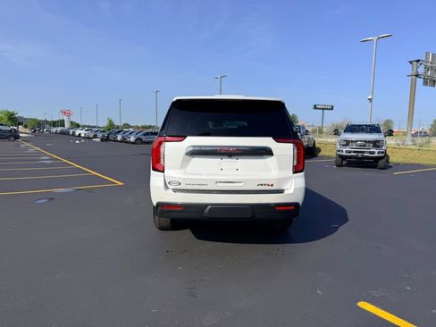 Used 2023 GMC Yukon XL AT4 w/ AT4 Premium Package AWD/4WD image 8