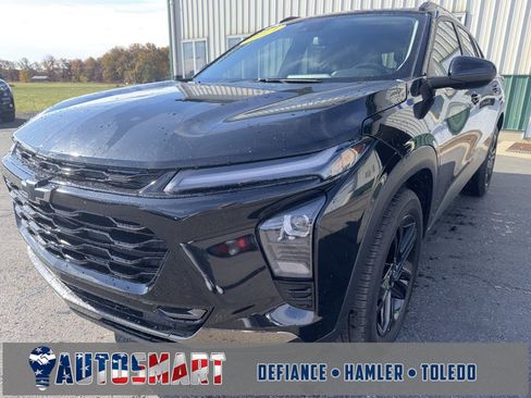 Used 2024 Chevrolet Trax ACTIV w/ Driver Confidence Package image 3