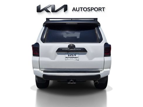 Used 2021 Toyota 4Runner TRD Off-Road Premium AWD/4WD image 9