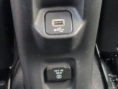 Used 2018 Jeep Renegade Latitude w/ Cold Weather Group AWD/4WD image 23
