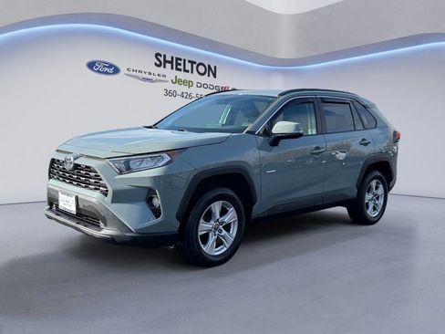 Used 2021 Toyota RAV4 XLE w/ Convenience Package image 1