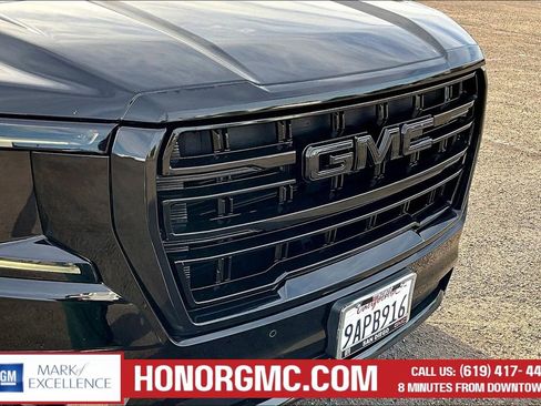 Used 2023 GMC Yukon SLT image 32