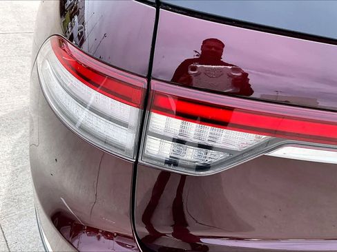 Used 2020 Lincoln Aviator Reserve image 27
