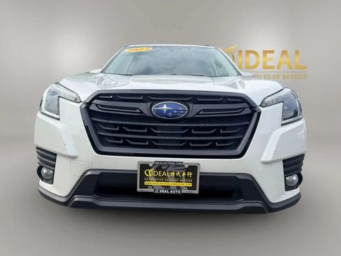 Used 2022 Subaru Forester Premium AWD/4WD image 2