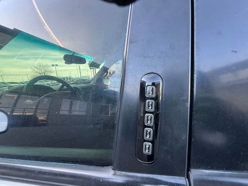 Used 2003 Ford Explorer XLT image 9