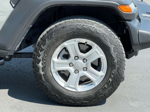 Used 2021 Jeep Wrangler Unlimited Sport AWD/4WD image 16