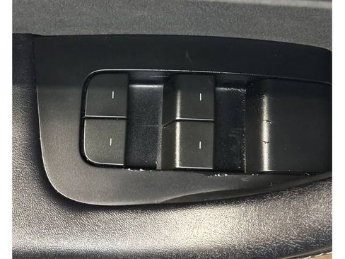 Used 2023 Tesla Model 3 Standard Range image 33