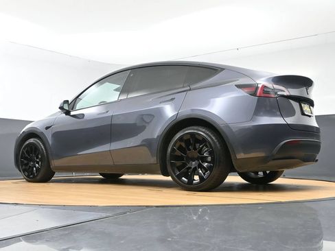 Used 2023 Tesla Model Y Long Range AWD/4WD image 53