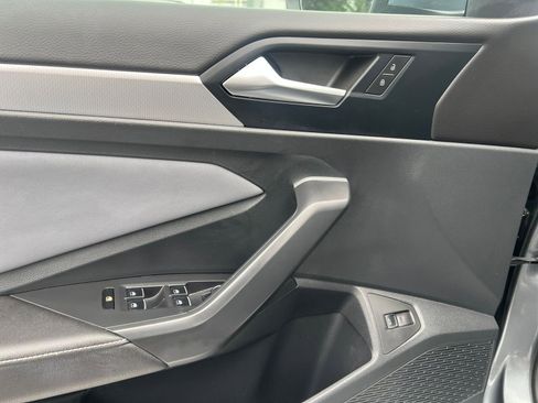 Used 2025 Volkswagen Jetta SE image 20