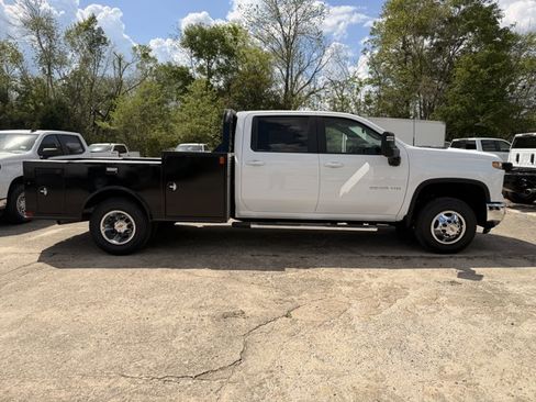 New 2026 Chevrolet Silverado 3500 LT w/ Convenience Package AWD/4WD image 8