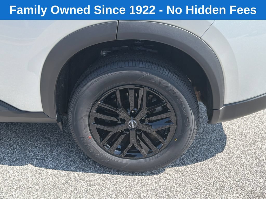 Used 2024 Nissan Rogue S AWD/4WD image 19