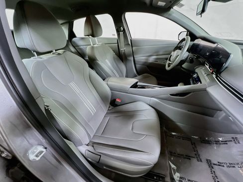 Used 2023 Hyundai Elantra SEL w/ Convenience Package FWD image 27