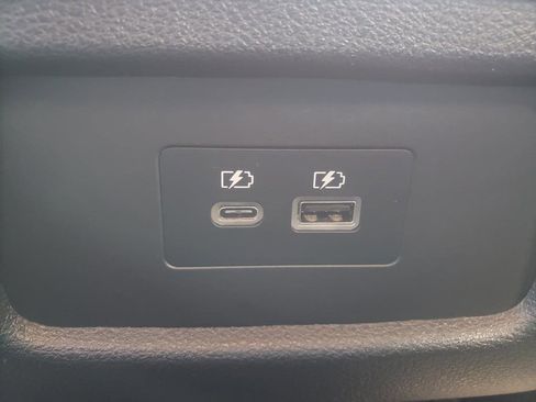 Used 2025 Nissan Pathfinder S AWD/4WD image 14