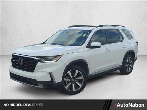 Used 2023 Honda Pilot Touring image 1