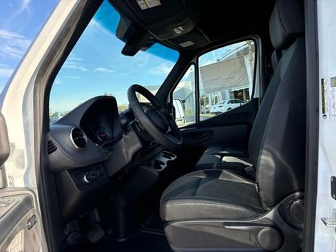 Used 2025 Mercedes-Benz Sprinter 2500 image 10