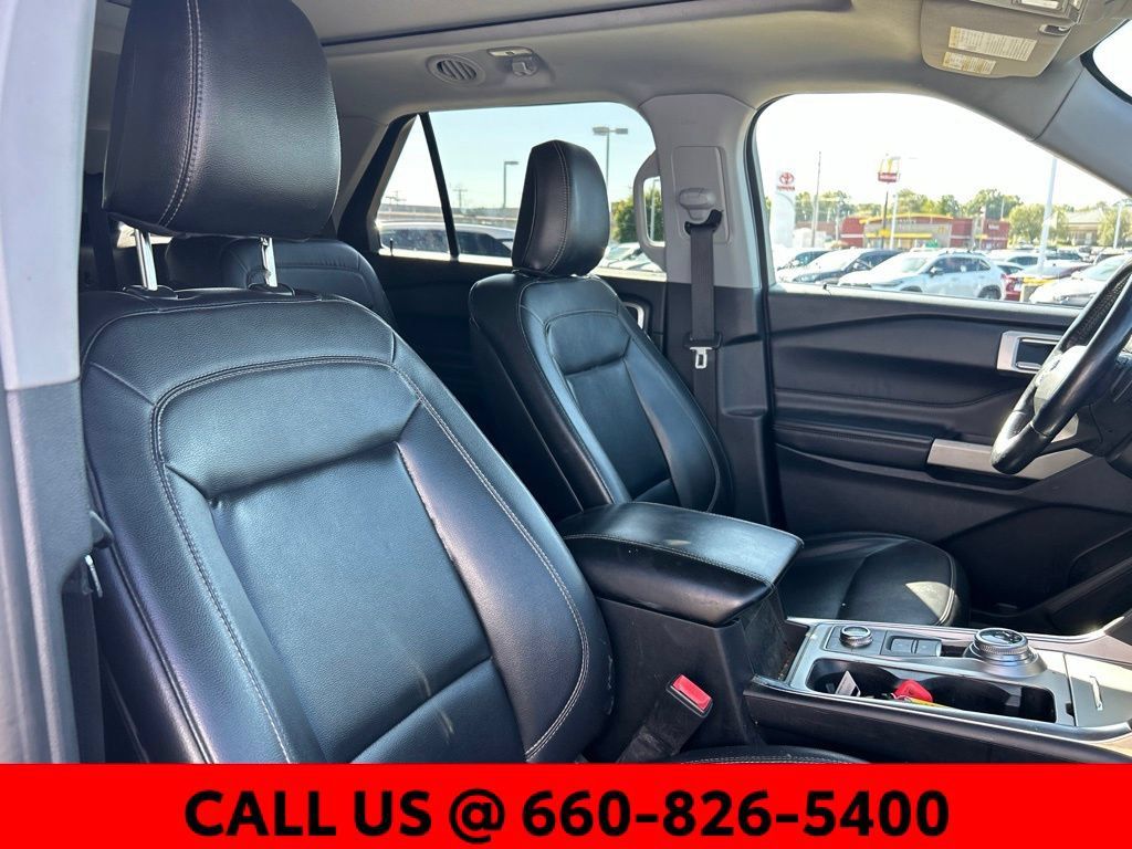 Used 2020 Ford Explorer XLT w/ Equipment Group 202A AWD/4WD image 6