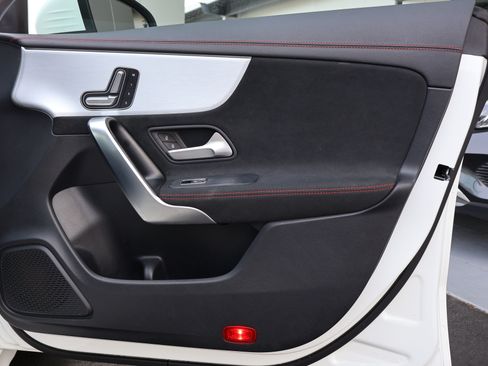 Used 2021 Mercedes-Benz CLA 35 AMG 4MATIC image 27