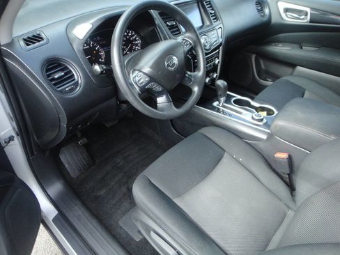 Used 2017 Nissan Pathfinder S image 7