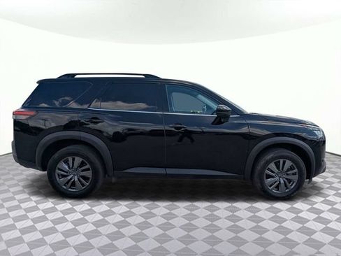 Used 2025 Nissan Pathfinder SV FWD image 2