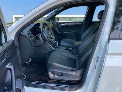 Used 2023 Volkswagen Tiguan SE R-Line AWD/4WD image 10