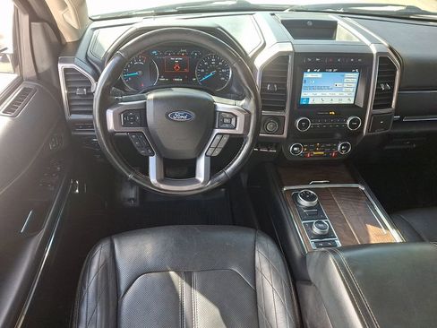 Used 2019 Ford Expedition Platinum image 11