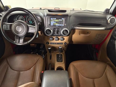 Used 2013 Jeep Wrangler Unlimited Sahara w/ Mopar Chrome Edition Group AWD/4WD image 38