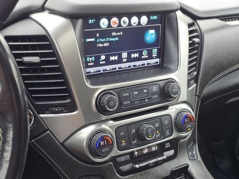 Used 2019 Chevrolet Suburban LT image 26