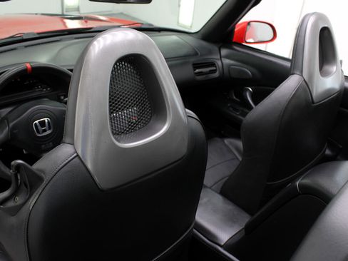 Used 2004 Honda S2000 image 46