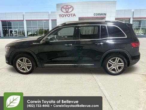 Used 2023 Mercedes-Benz GLB 250 4MATIC image 2