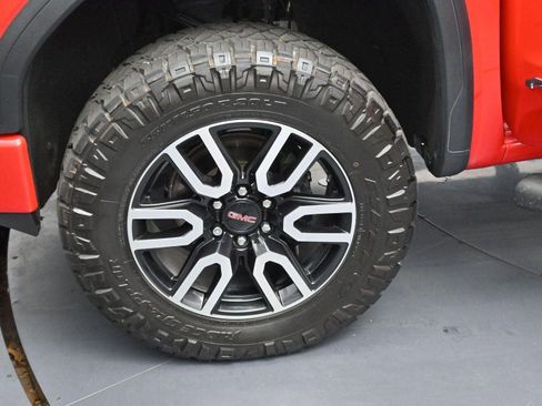 Used 2021 GMC Sierra 1500 AT4 w/ Technology Package AWD/4WD image 38