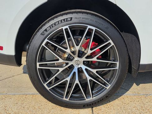 Used 2025 Porsche Macan S AWD/4WD image 14