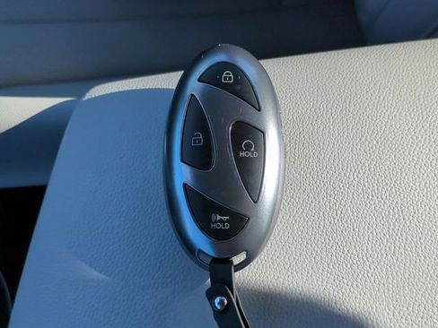 New 2025 Hyundai Elantra Limited image 29