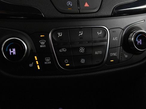 Used 2023 Chevrolet Equinox RS image 25