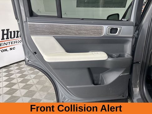 Used 2025 Hyundai Santa Fe Limited FWD image 20