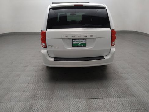 Used 2017 Dodge Grand Caravan SXT w/ Driver Convenience Group FWD image 6