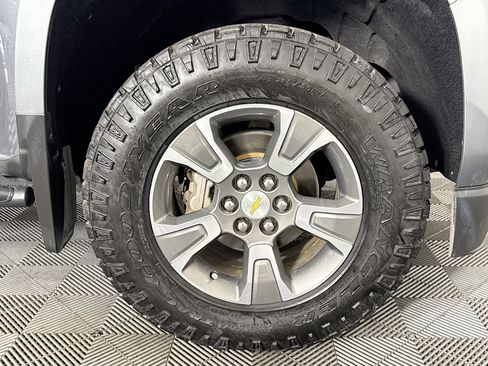 Used 2020 Chevrolet Colorado Z71 image 30