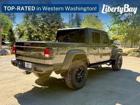 Used 2023 Jeep Gladiator Sport AWD/4WD image 3