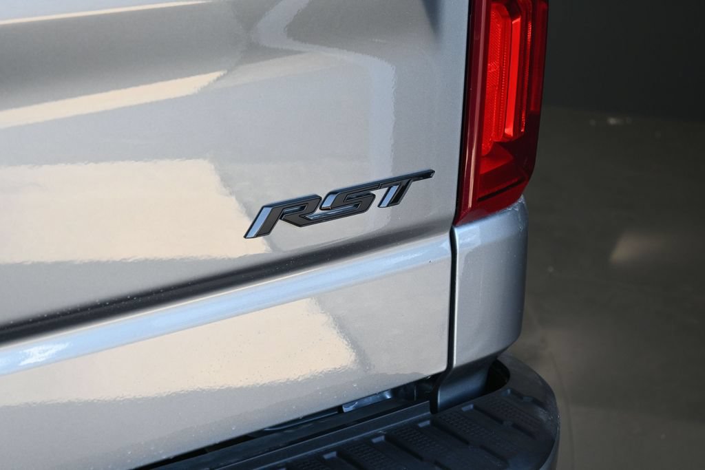 New 2026 Chevrolet Silverado 1500 RST w/ Redline Edition AWD/4WD image 9