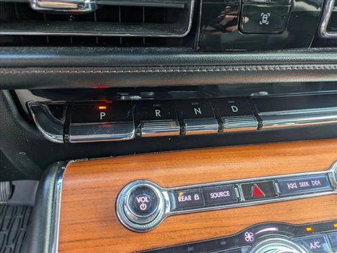 Used 2020 Lincoln Aviator Reserve w/ Equipment Group 202A AWD/4WD image 11