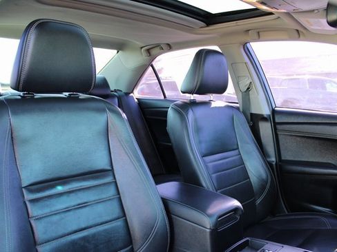 Used 2016 Toyota Camry XLE image 20